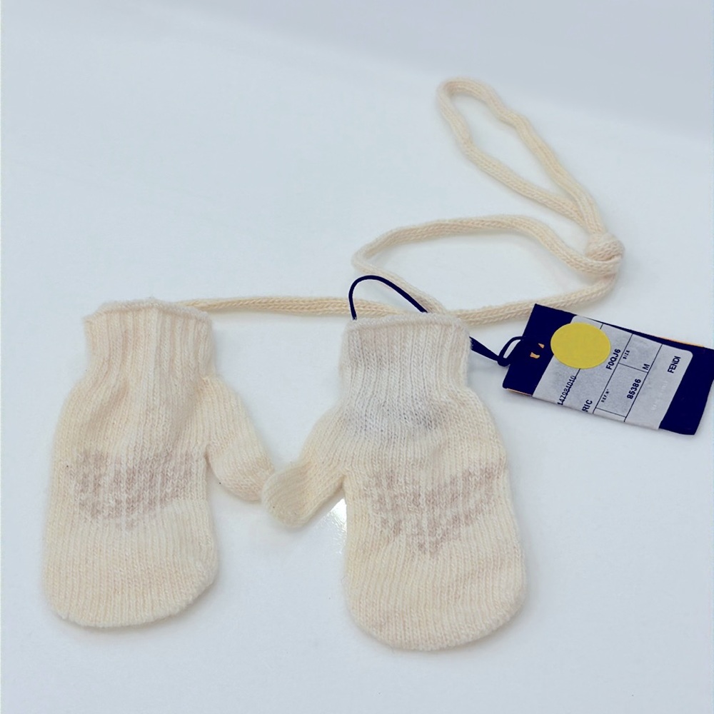 NWT Fendi Baby Infants' Wool/Cashmere Knit Mittens 6-12 months